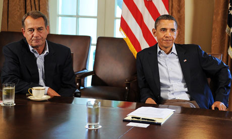 오바마 대통령과 존 베이너 하원 의장은 채무 한도 협상을 벌이고 있으나 타협점을 찾지 못하고 있다