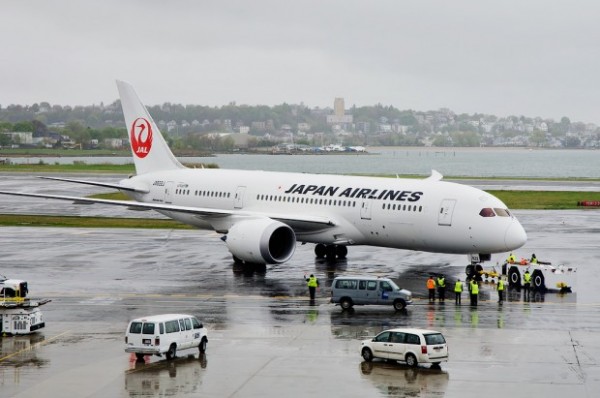보스톤과 도쿄를 잇는 JAL의 첫 직항기가 운항을 시작했다.