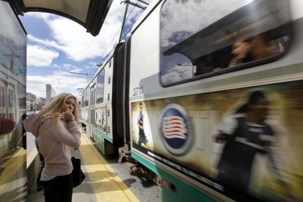 요금 인상에도 불구하고 MBTA 이용객은 날로 늘어만 가고 있다.