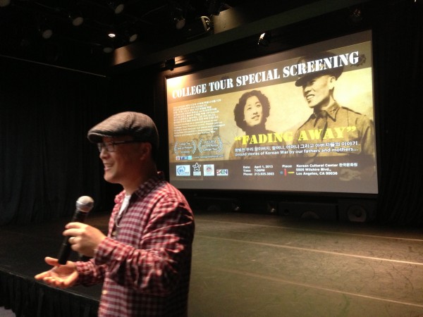 한국전 60주년을 맞아 미국 및 한국의 대학가를 순회하며 6.25 전쟁 다큐멘터리 영화를 상영하는 이민 차세대 크리스토퍼 리 감독.