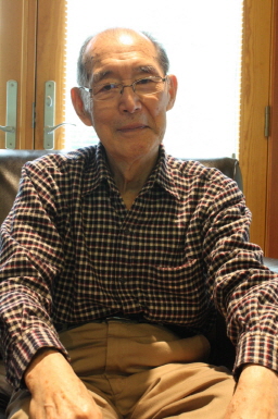 중공군에게 생포돼 포로수용소에서 30여개월을 보내던 중 휴정협정으로 인해 가족의 품으로 돌아온 김원엽 옹.