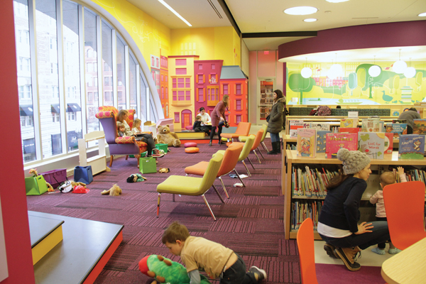 보스톤공립도서관 어린이 도서관이 어린들에게 맞춘 화려한 색깔과 깔끔한 디자인으로 재단장했다 		사진=유다인 기자