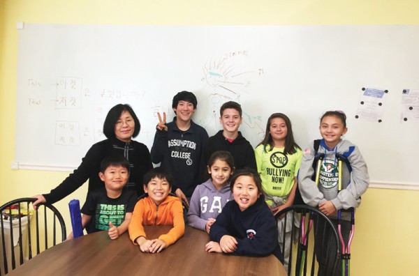 래몬스터 한국학교 유희주교장과 학생들 모습