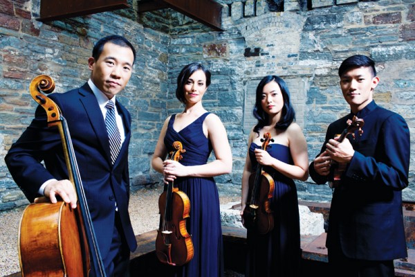 파커 퀄텟은 바이올린의 대니얼 청과 잉 슈에, 비올라의 제시카 보드너, 첼로 김기현으로 구성되어 있다