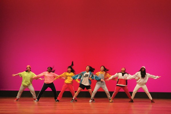 BU 케이팝 동아리 믹스(miXx)가 지난 2일 보스톤대학의 싸이퍼포먼스홀에서 하반기 정기공연을 가졌다. 사진: 방탄소년단의 ‘Go Go’