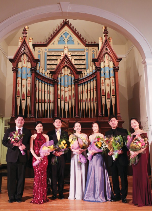 보스톤에서 유학 중이거나 프로페셔널로 활동을 시작하고 있는 젊은 성악가 6명이 피아니스트 임청씨와 함께 호흡을 맞춰 총 14곡의 한국 가곡을 연주하였다