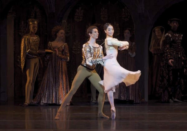 보스톤 발레단의 로미오와 줄리엣에서 줄리엣을 연기하고 있는 한서혜