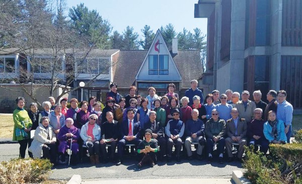 보스톤 한미노인회가 4월 3일 북부보스톤교회에서 개최한 사랑방모임에 신임 장우석 한인회장이 임원진들과 함께 방문했다. 장우석 한인회장 당선후 첫번째 방문 행사로 기록됐다