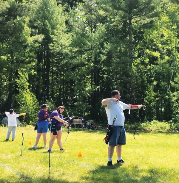 청소년들을 대상으로 야외 활동을 제공해온 한미청소년프로그램(이하 KAYP)은 뉴햄프셔 훅셋 숲속에서 우리나라 전통활 및 양궁을 쏘아 볼 수 있는 연습모임을 갖는다