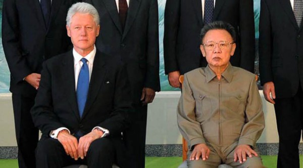 빌 클린턴 전 대통령(사진 왼쪽) 방북 당시 김정일 국방위원장과 함께 한 기념사진.