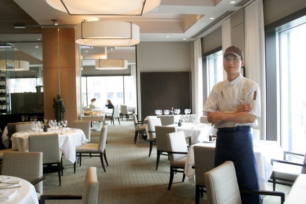 미국내 최고 레스토랑의 하나로 선정된 레스팔리에. 한국인 김지호 씨가 패이스트리 쉐프로 근무하고 있어 우리에게 친숙하다.