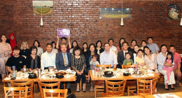 시민협회가 15일 올스톤 소재 한국가든에서 미셸 우 시의원 기금모금 만찬을 개최했다. 올해에는 예년에 비해 두배 가까운 인원이 참석했다