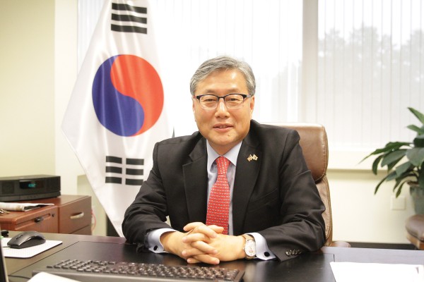 김용현 총영사는 29일 줌 화상으로 열린 단체장 간담회에서 “최소 한달 정도 안에 이임하게 될 것”이라고 밝혔다