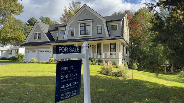 백만달러 이상의 주택의 판매에 대해서는 2%의 양도수수료를 부과하자는 법안이 의회에 계류 중이다.